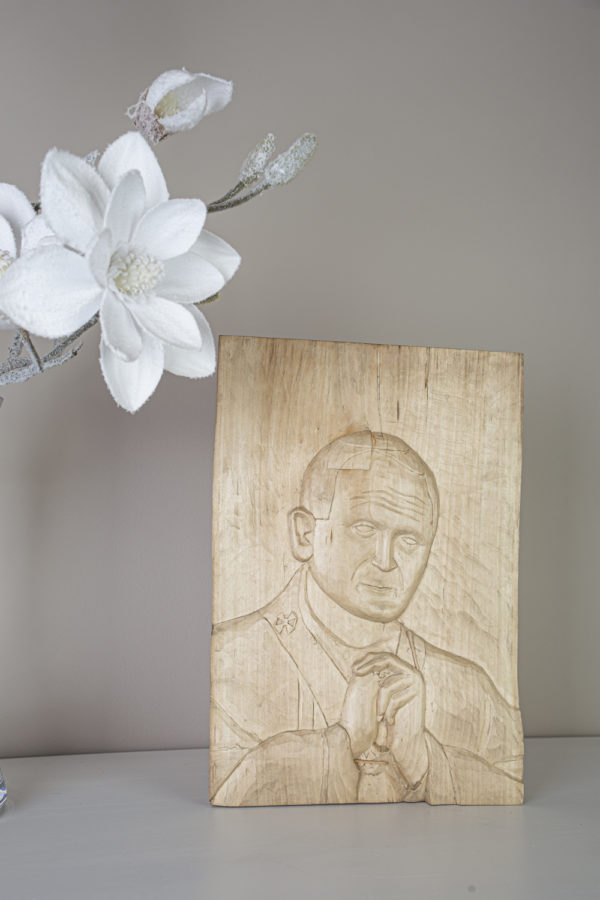 Lupanowe rękodzieło Obraz rzeźbiony w drewnie, styl rustykalny  „Św. Jan Paweł II, portret” 2