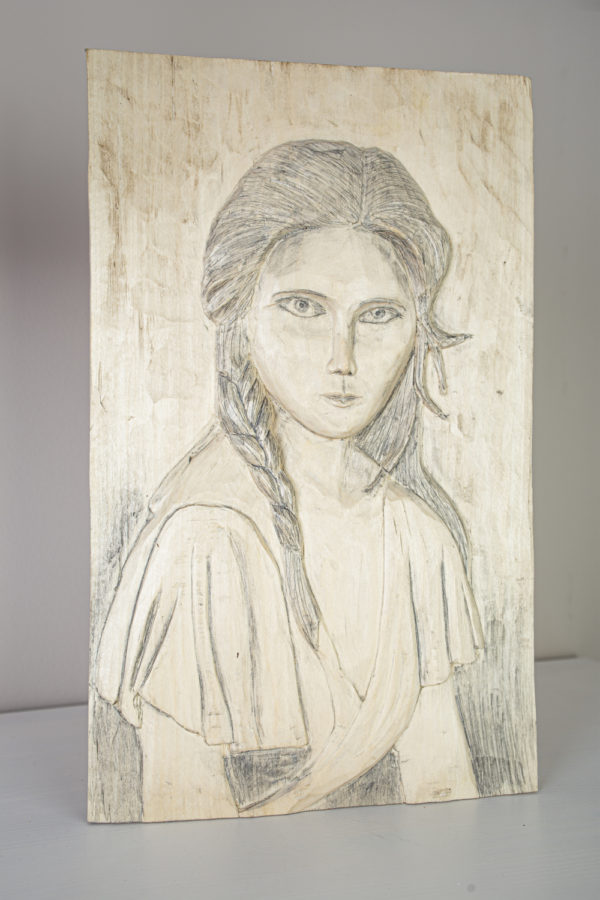 Lupanowe rękodzieło Obraz rzeźbiony w drewnie, styl rustykalny „Kobieta z warkoczem” 2