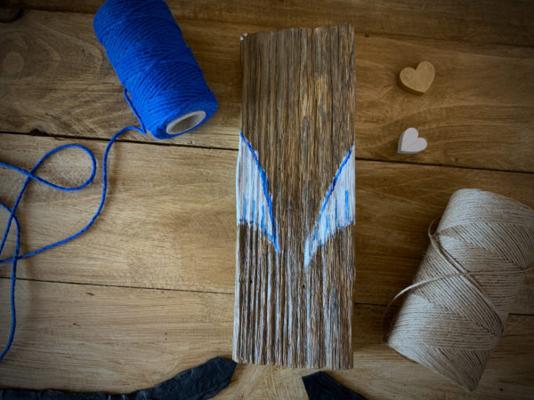 Lupanowe rękodzieło Anioł z rozwianymi włosami – malunek na drewnie 6