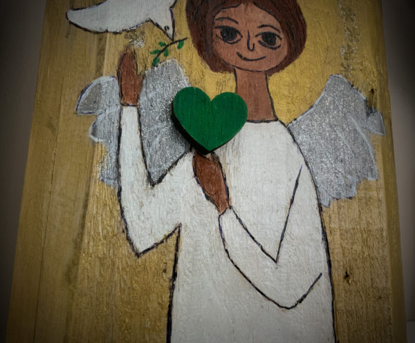Lupanowe rękodzieło Anioł pokoju – malunek na starej desce 4